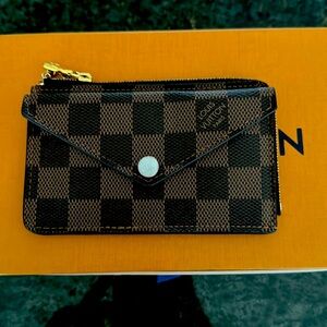 Louis Vuitton Recto card holder /wallet button has peeled off BOX ONLY l